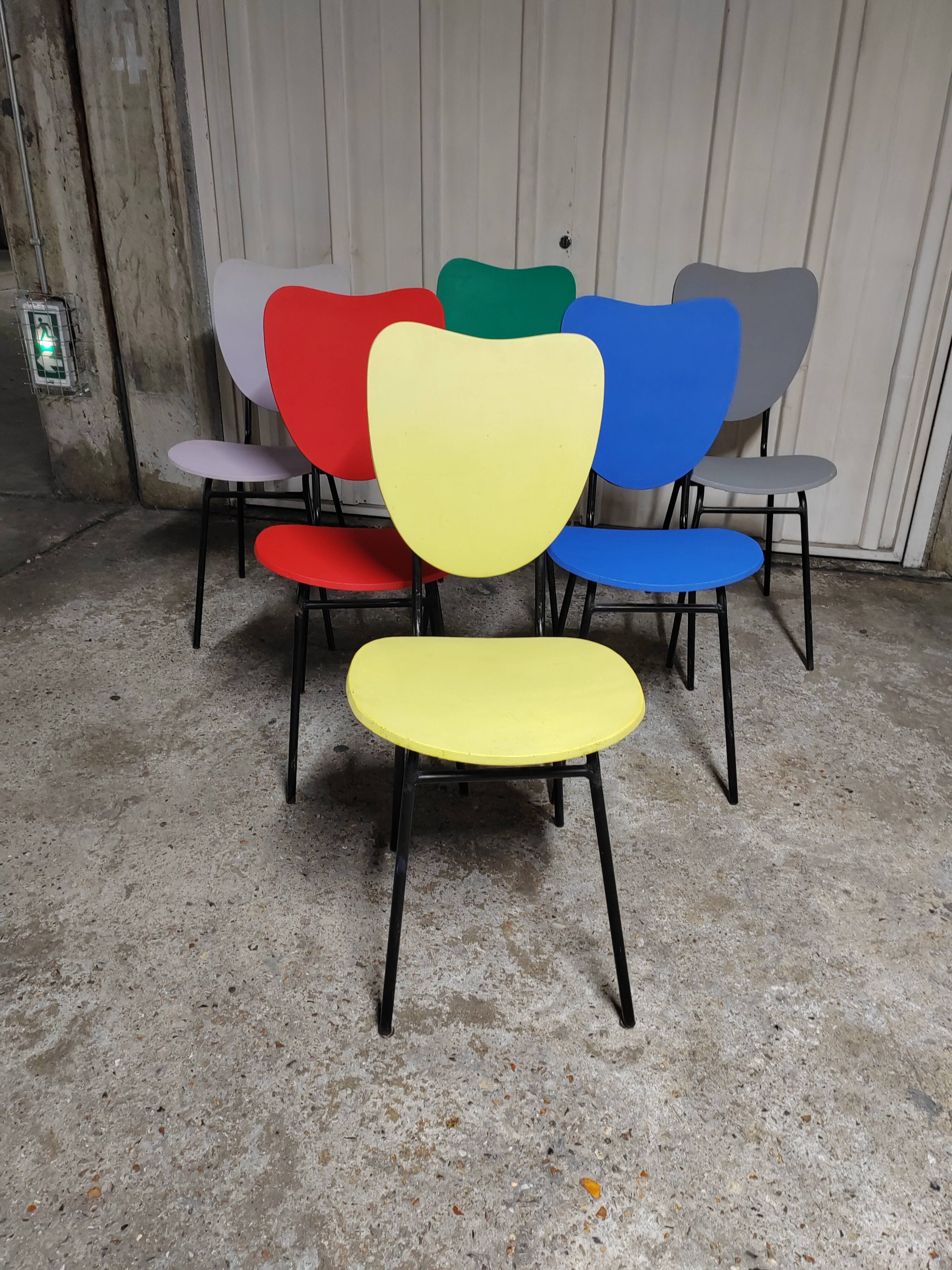6 coloured vintage chairs