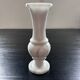 Vase en marbre blanc