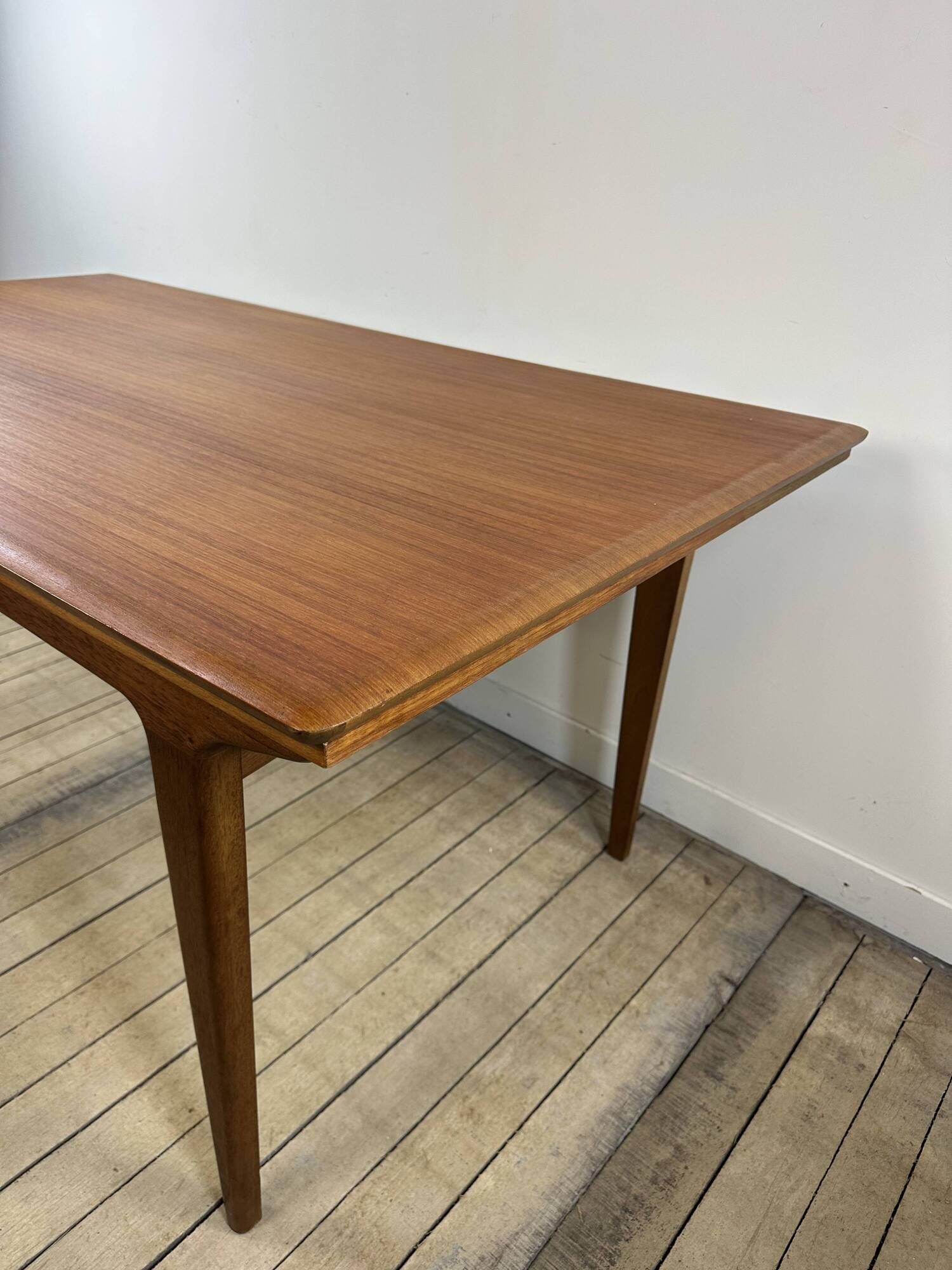 Vintage Scandinavian teak dining table 1970s – 2 integrated extensions