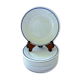 Suite de douze assiettes à dessert en porcelaine