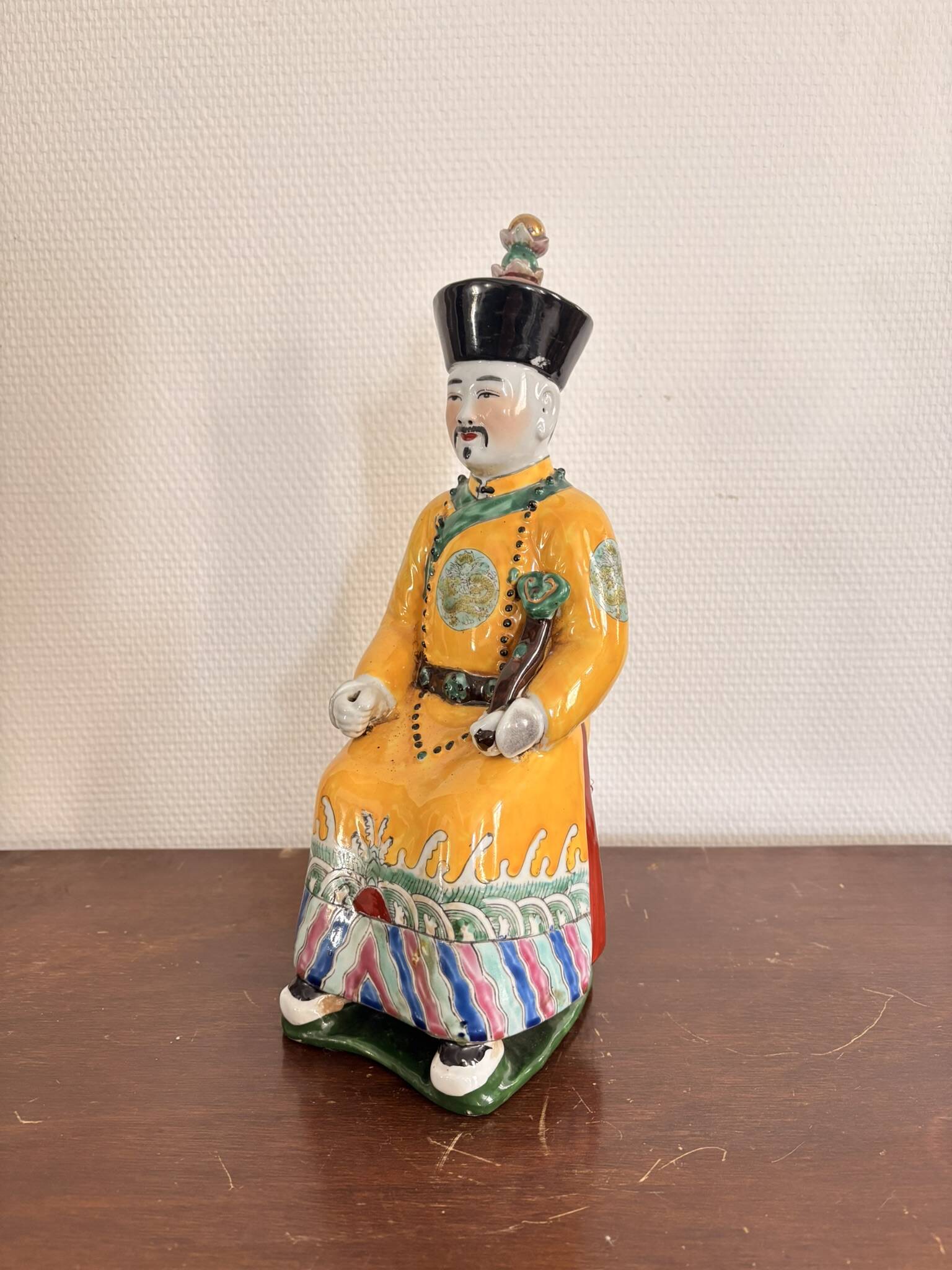 Chinese Porcelain Sculpture of an Emperor Dignitary from the Qing Dynasty, Famille Verte