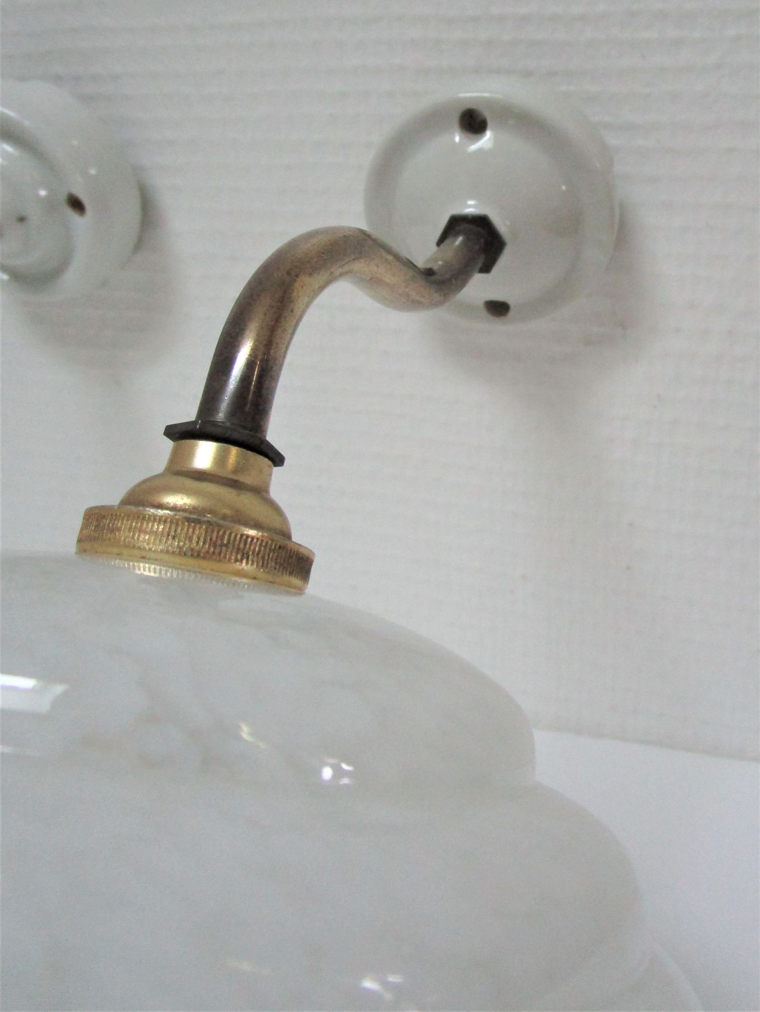Pair of porcelain sconces brass glass of clchy white art deco