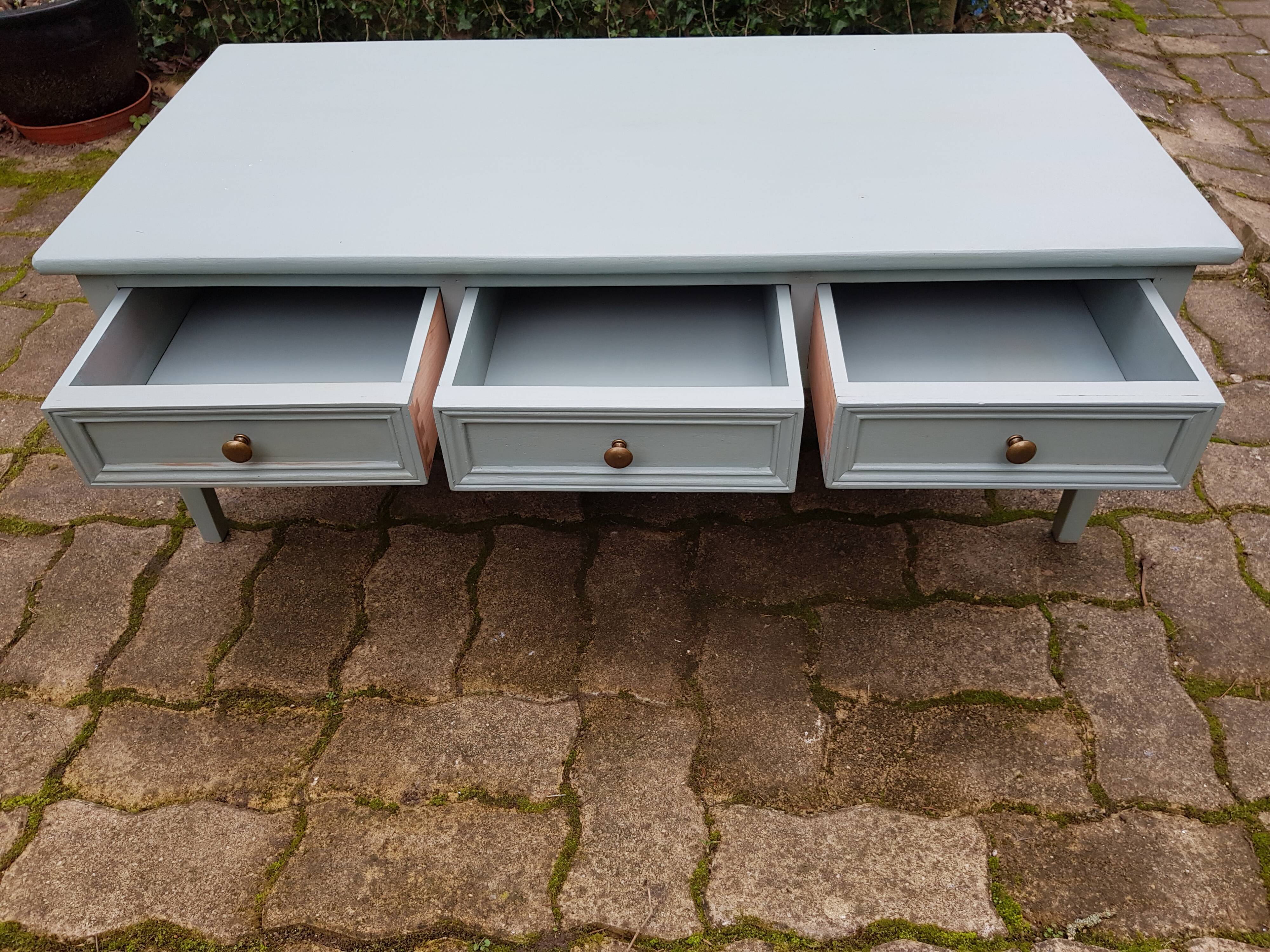 Coffee table with drawers