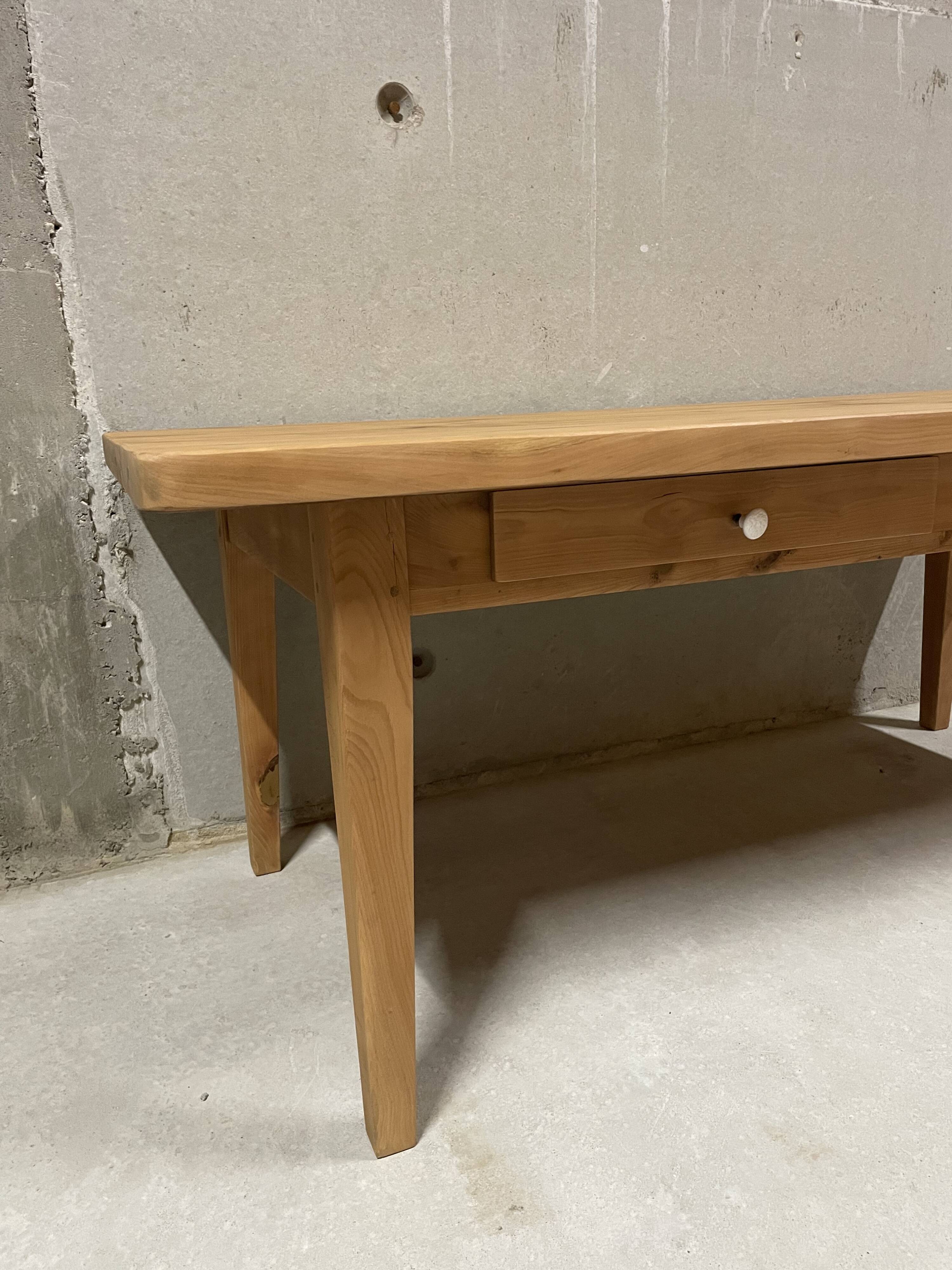 Solid wood table with drawers – chic country style