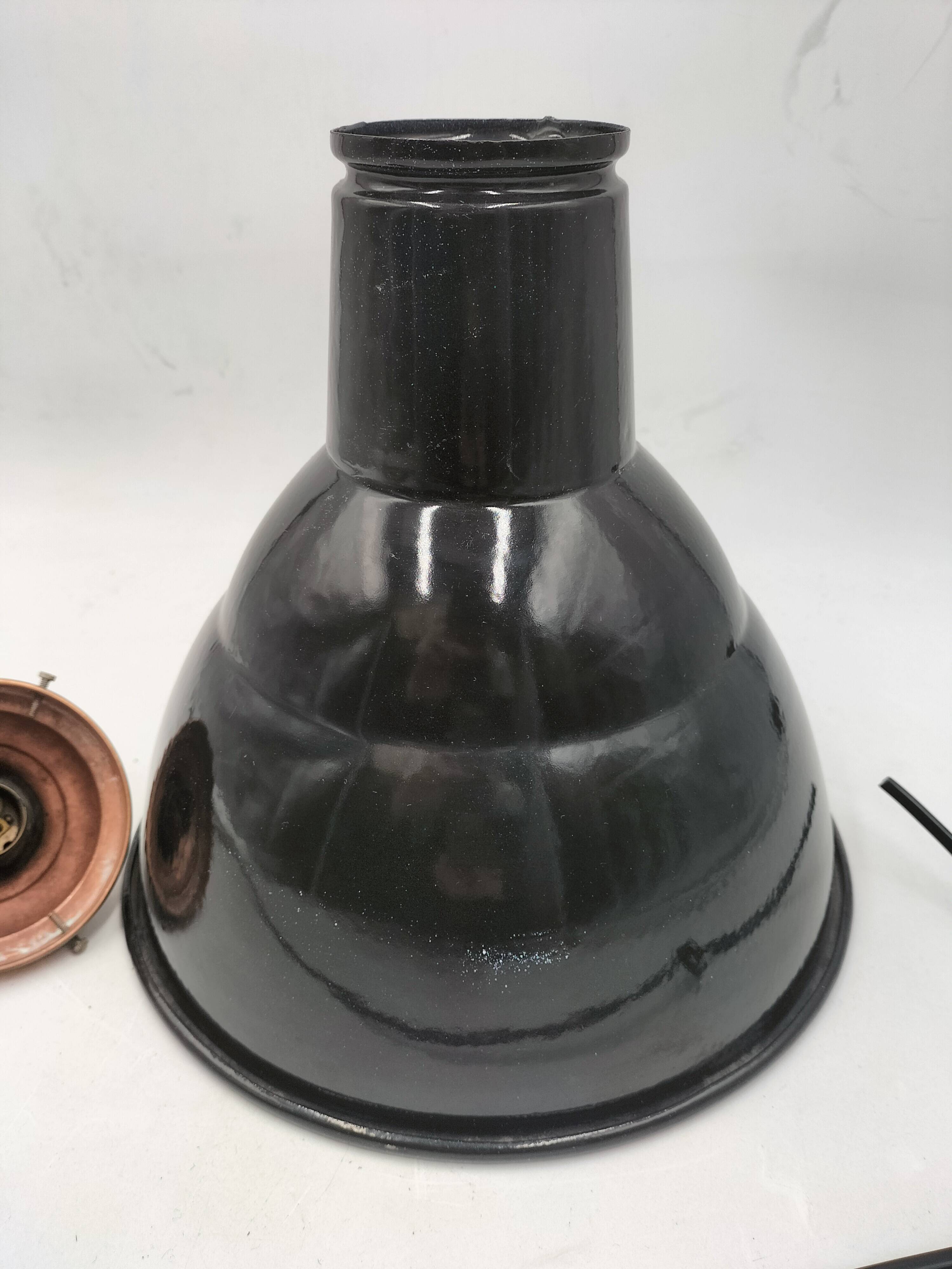 Industrial pendant light