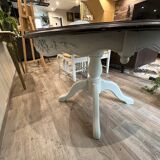 Round dining table and chairs set