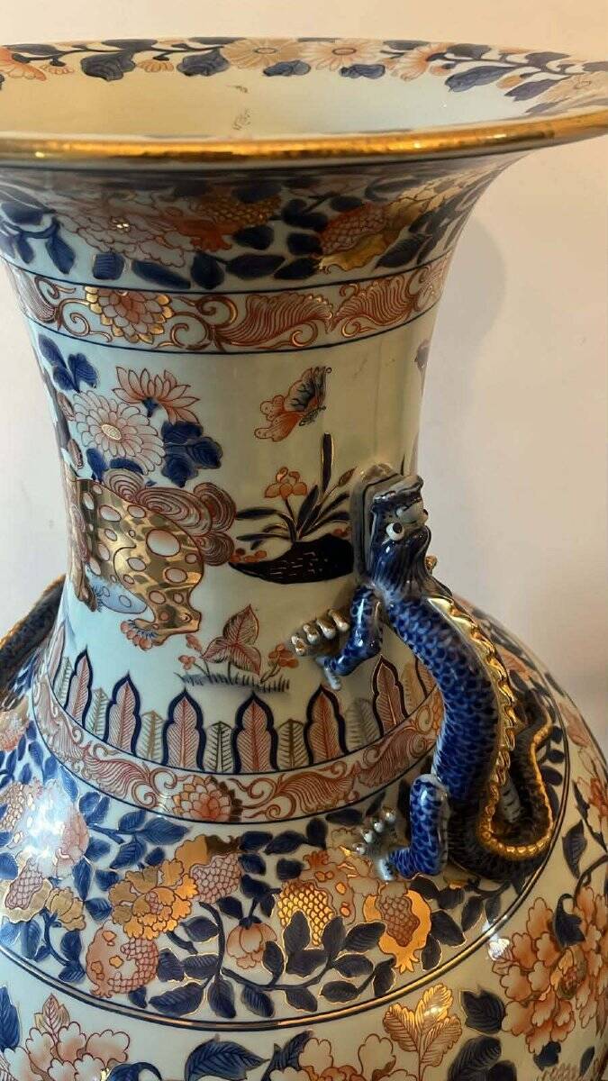 Asia 20th century: very important Imari vase in porcelain, height 118 cm.