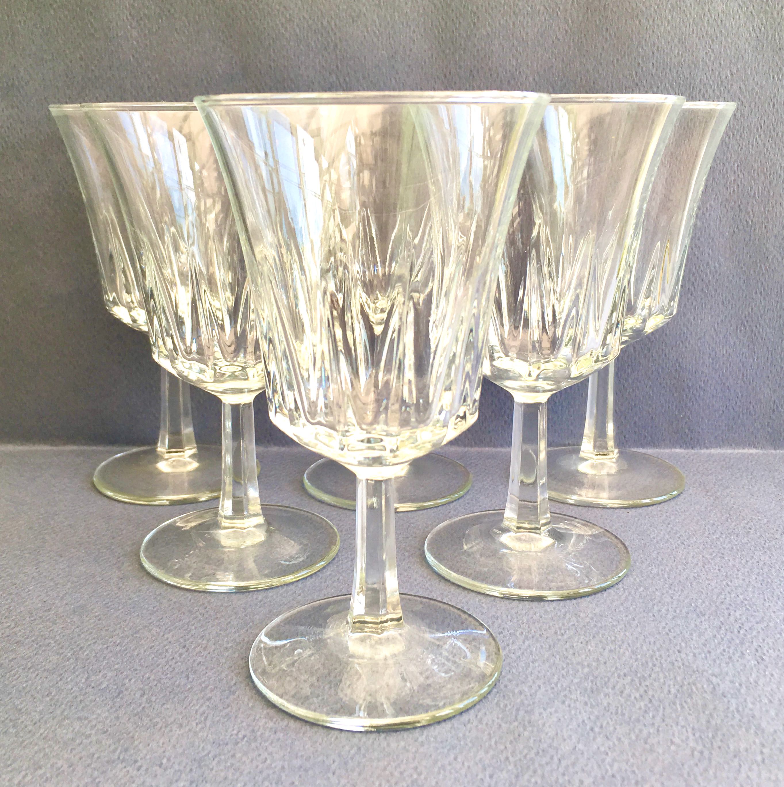 Set of 6 vintage wine glasses