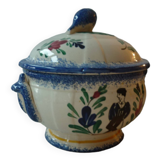 Tureen for onion soup