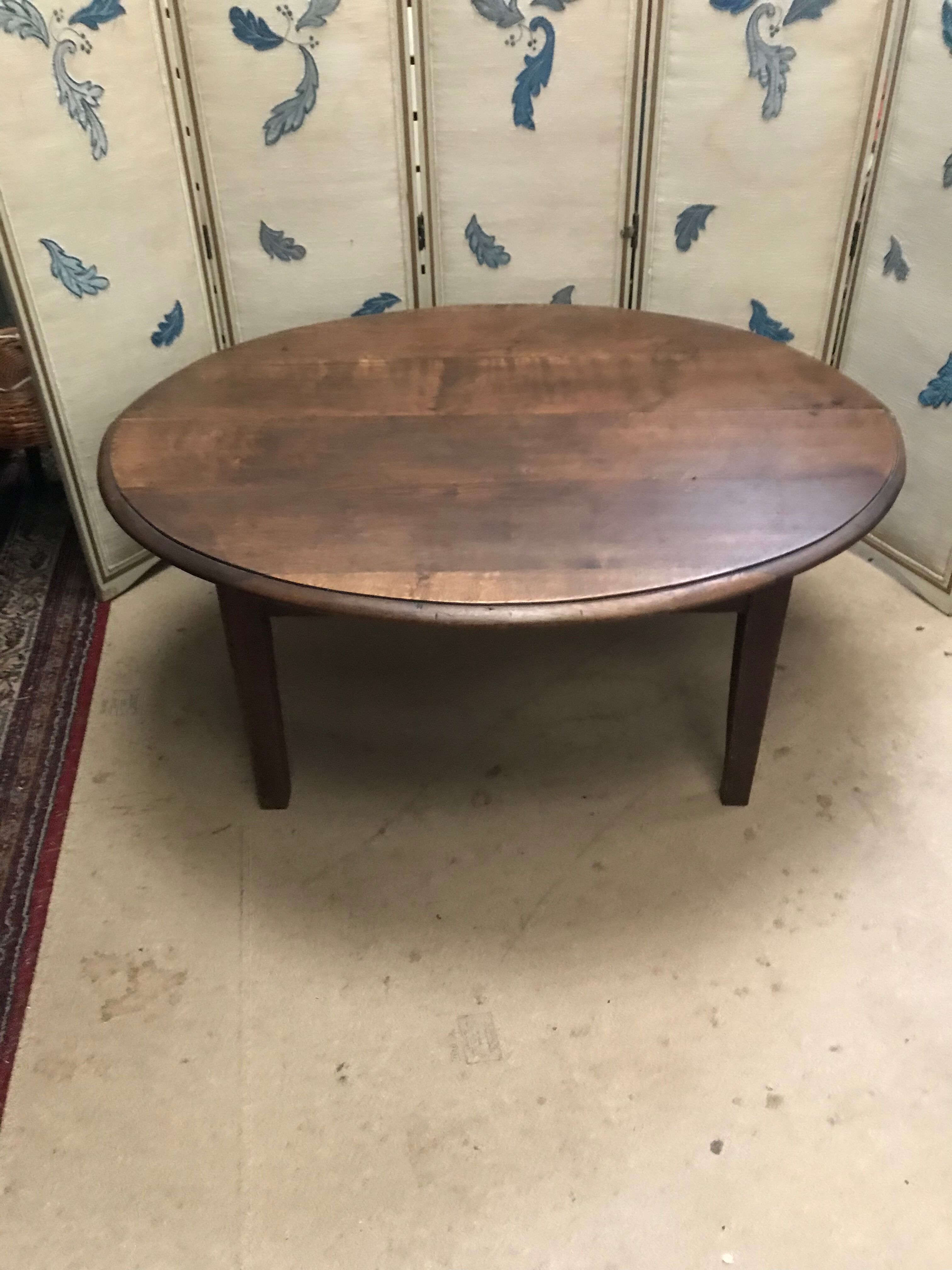 Oval coffee table in vintage oak year 40/50
