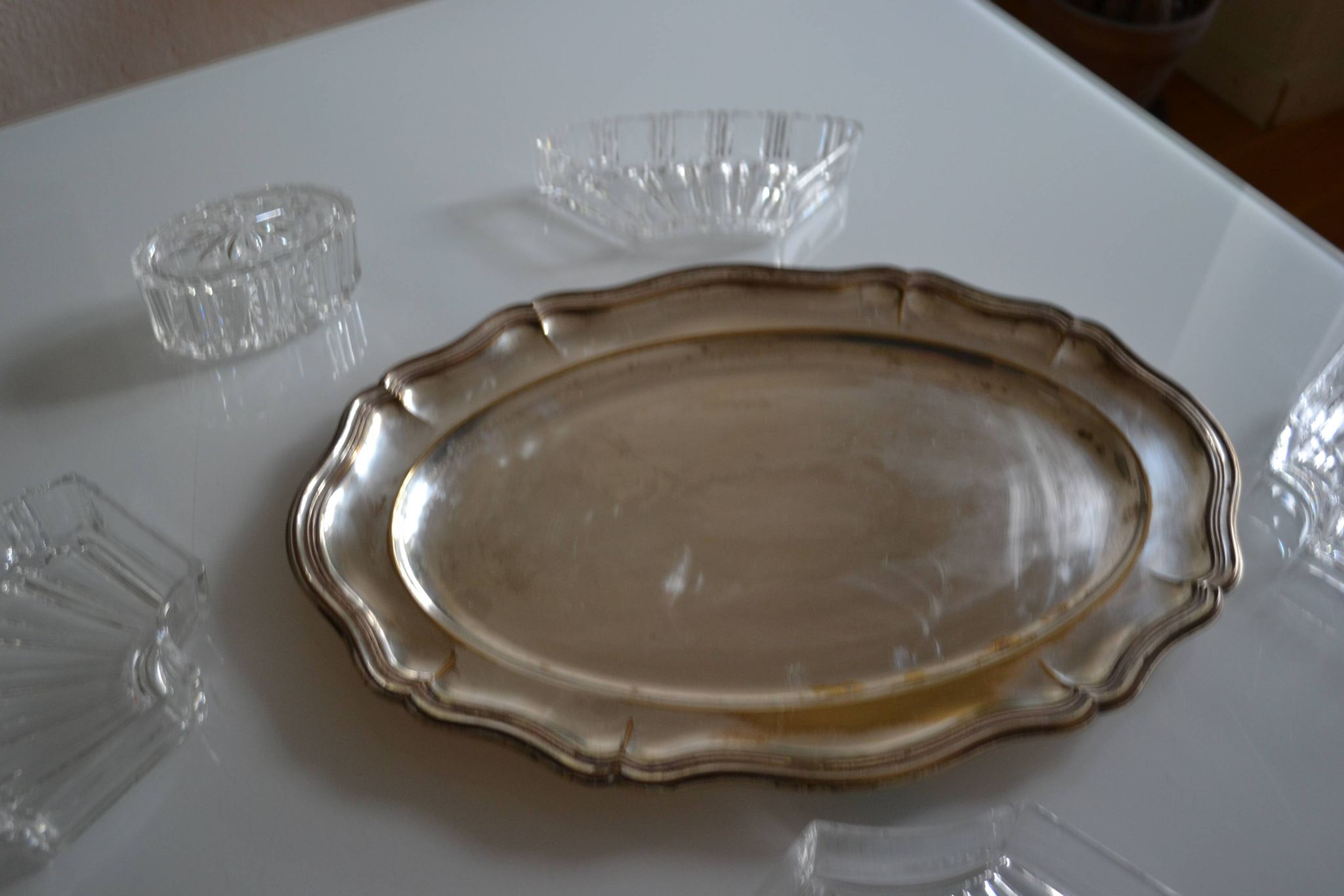 Plat serviteur apéritif métal argenté poinçon HKE et verre
