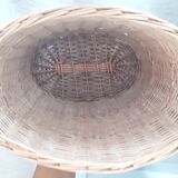 Wicker laundry basket with lid