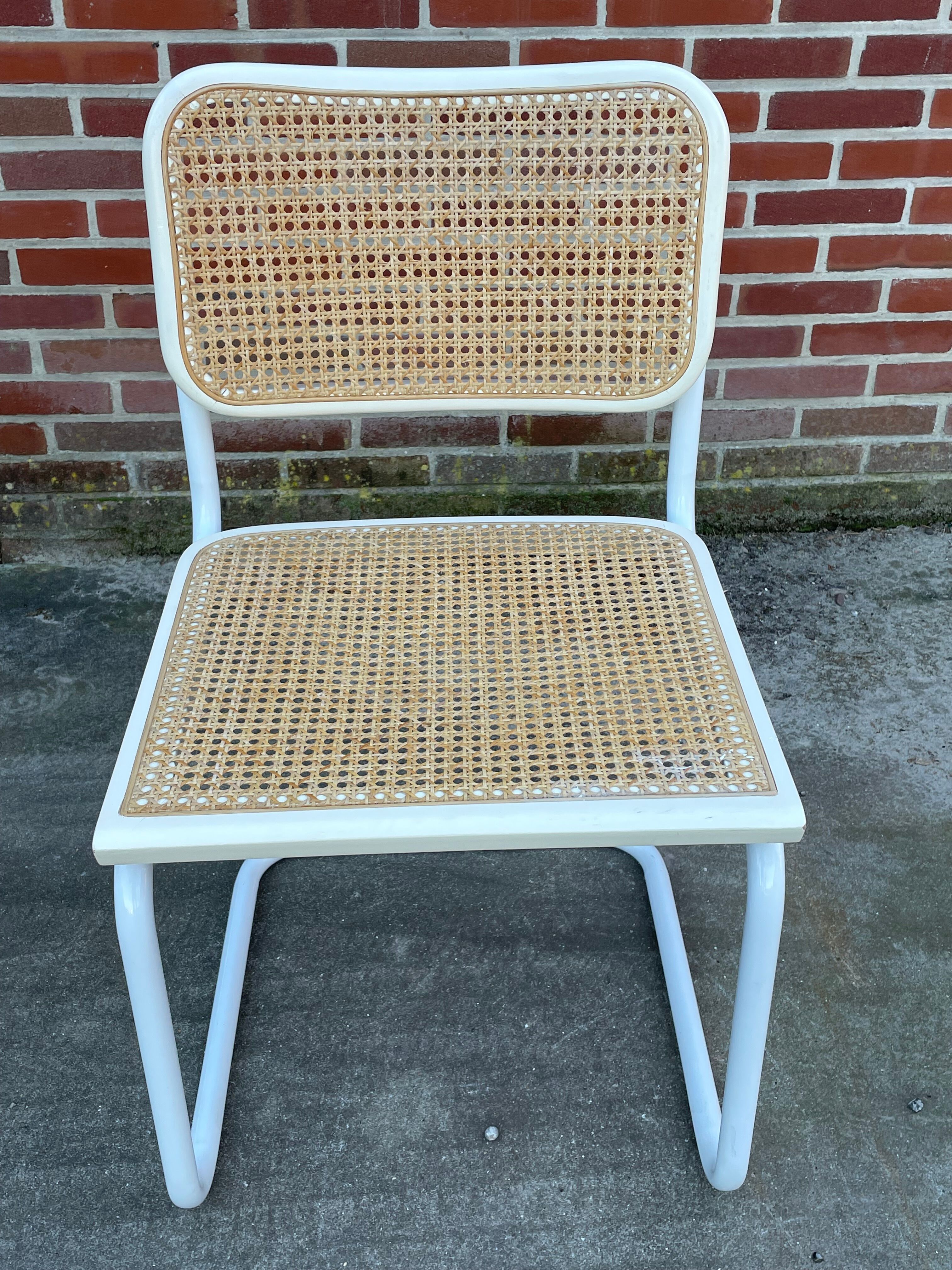 Set of 4 Cesca b32 model chairs in white