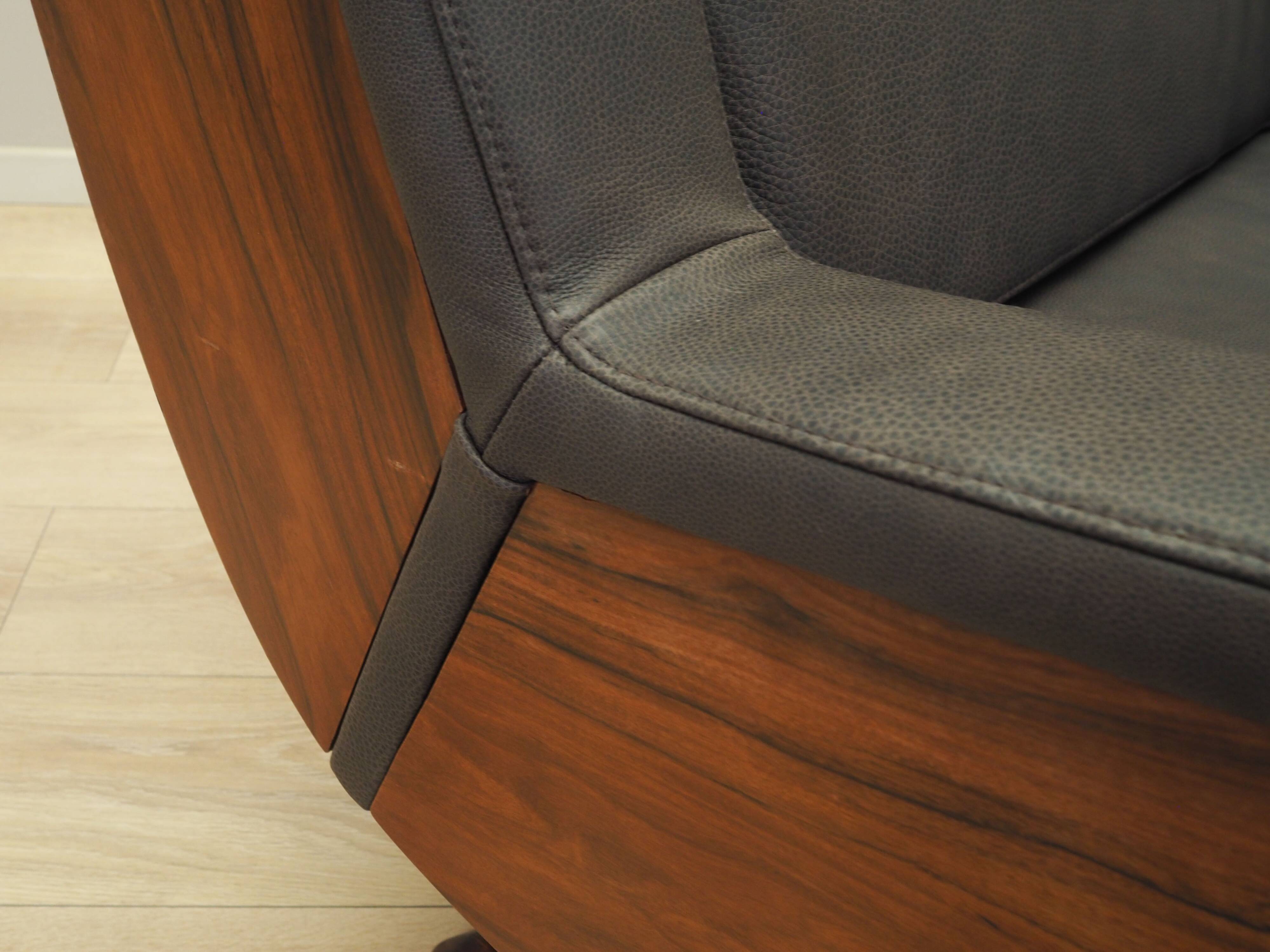 Leather armchair, Italian design, 1970s, production: Italy
