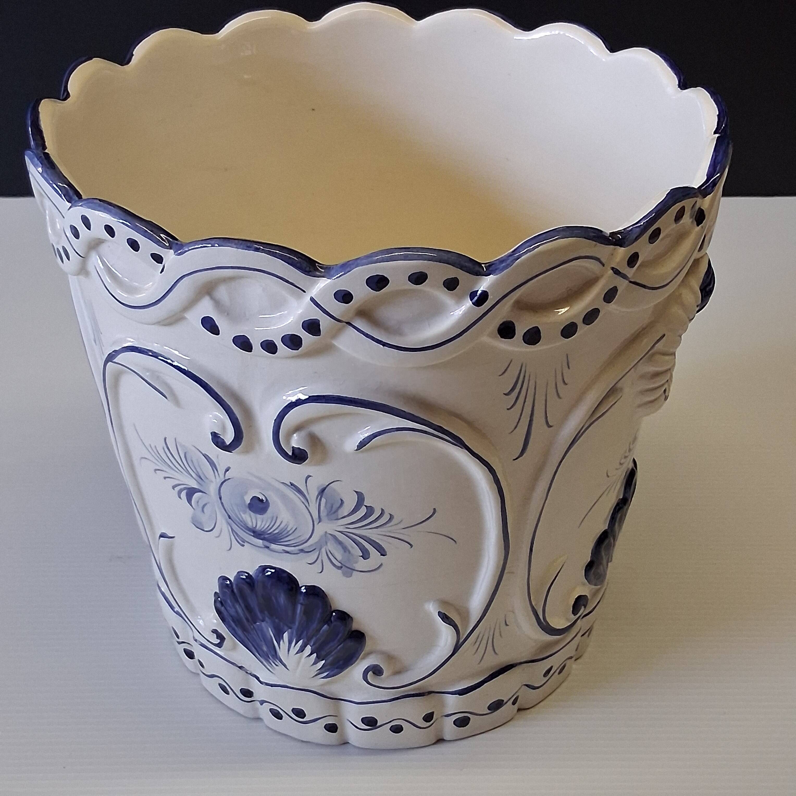Very nice blue ceramic pot in good condition.