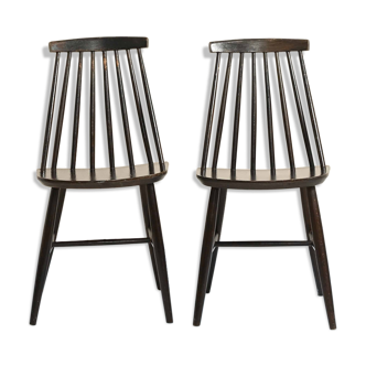 Chaises vintage noires 'Pinnstolar'