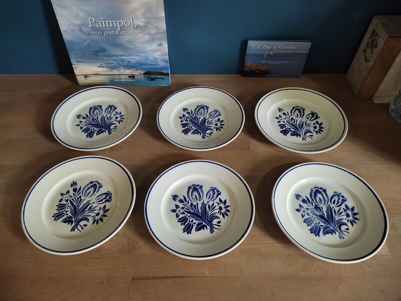 Flat plates blue flower Badonviller