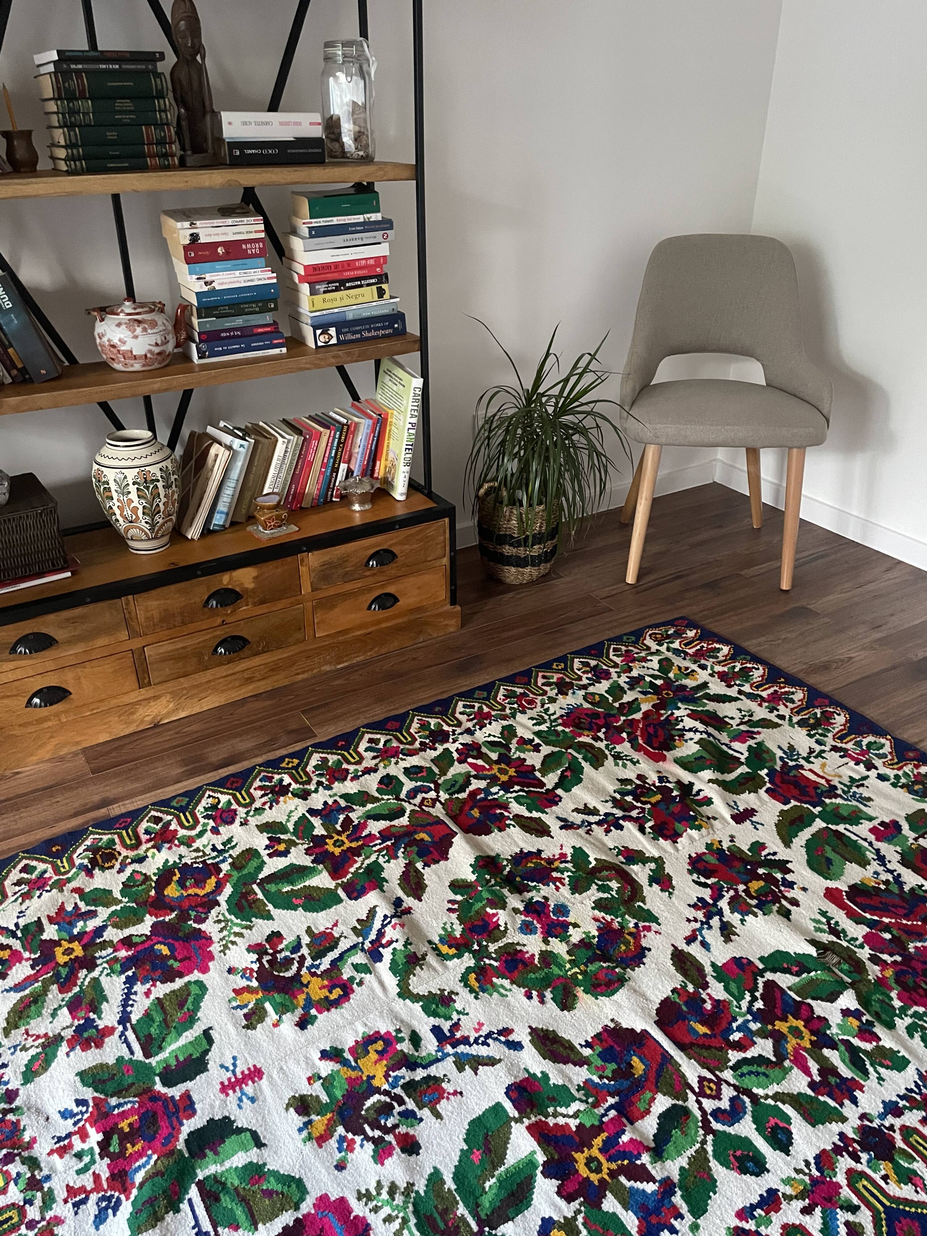 White vintage floral rug made by hand in Romania, beautiful flowers