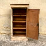 Bonnetière cabinet 1920