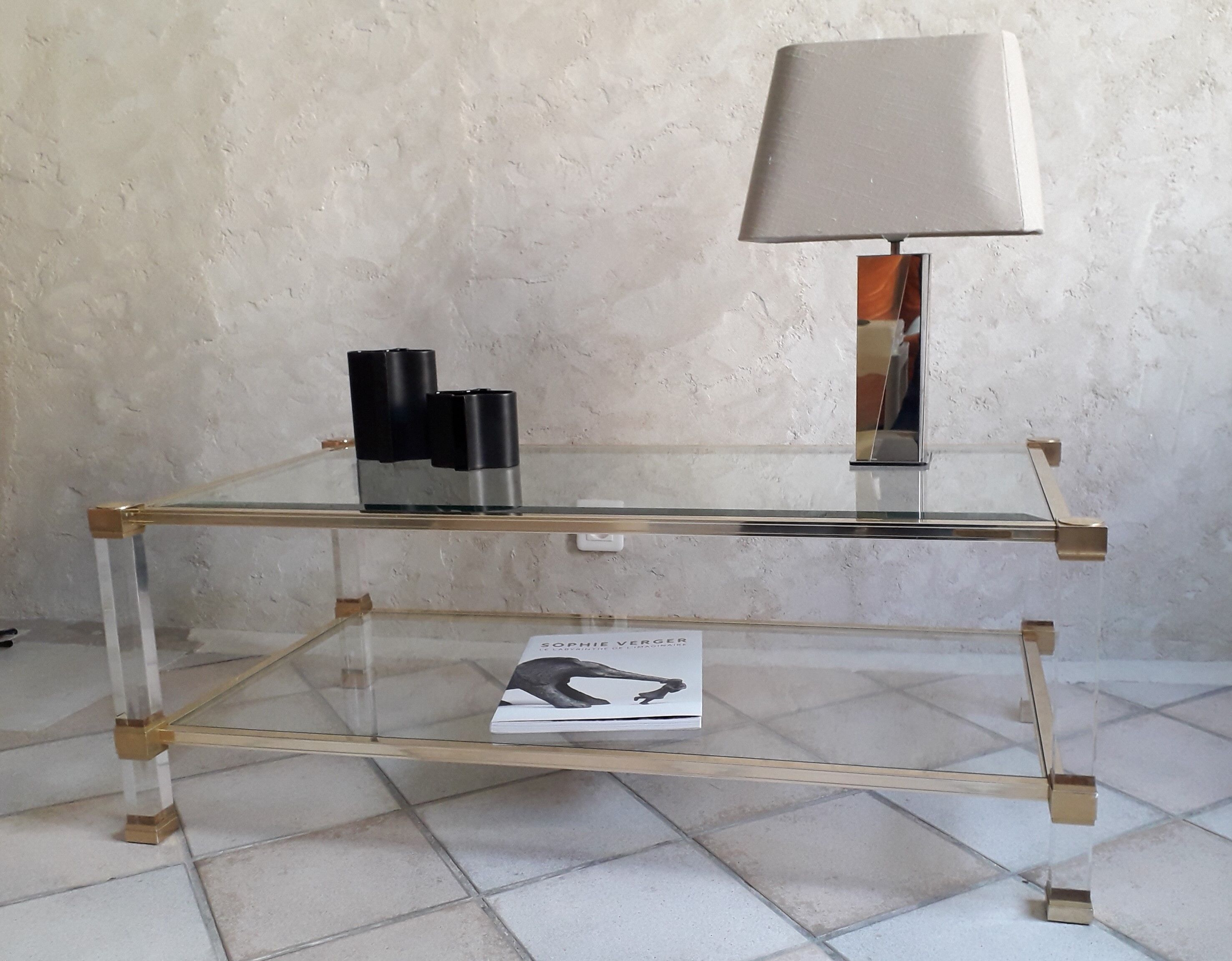 Table basse Pierre Vandel modèle Altu, Altuglas et verre
