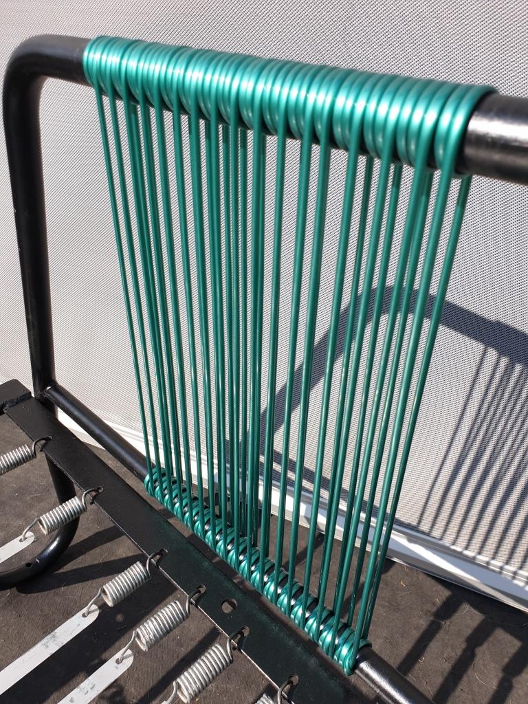 Metal bed  scoubidous green metal