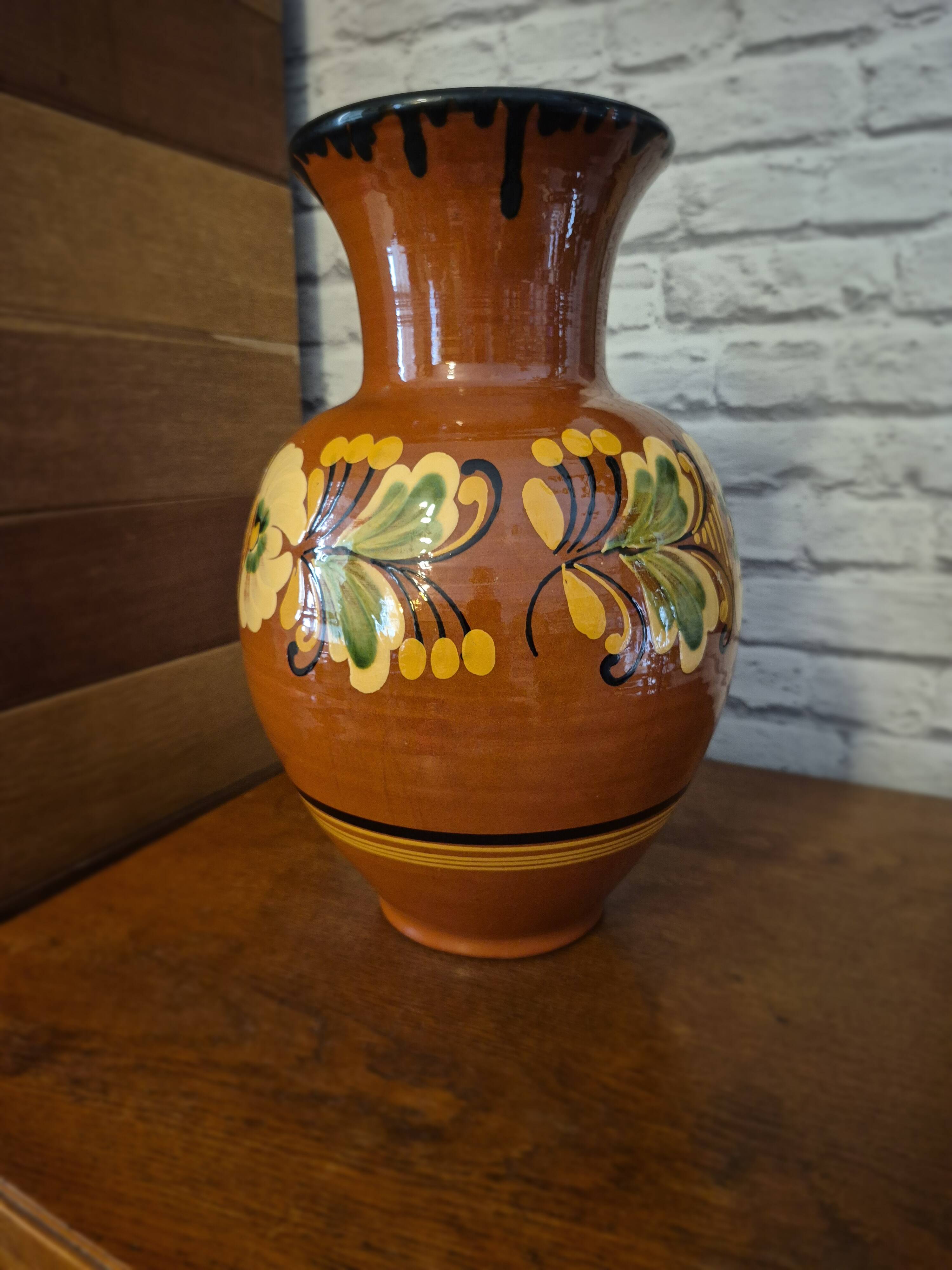 Large vintage HMV Hungarian vase