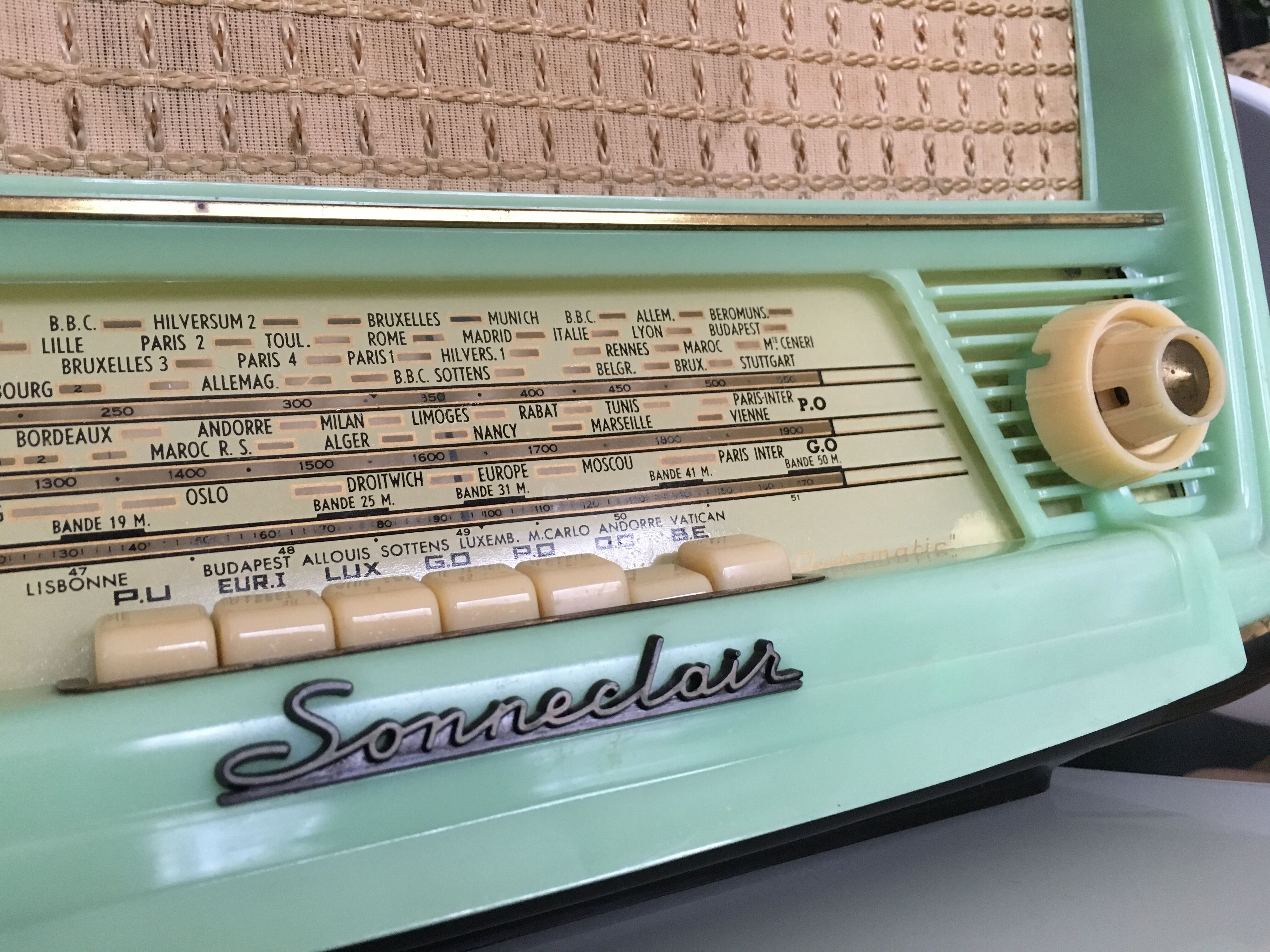 Vintage Sonneclair radio station
