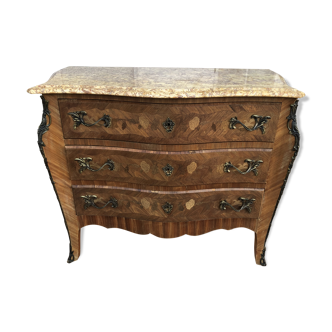 Commode galbée en marqueterie style Louis XV