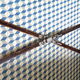 Paire de skis vintage en bois