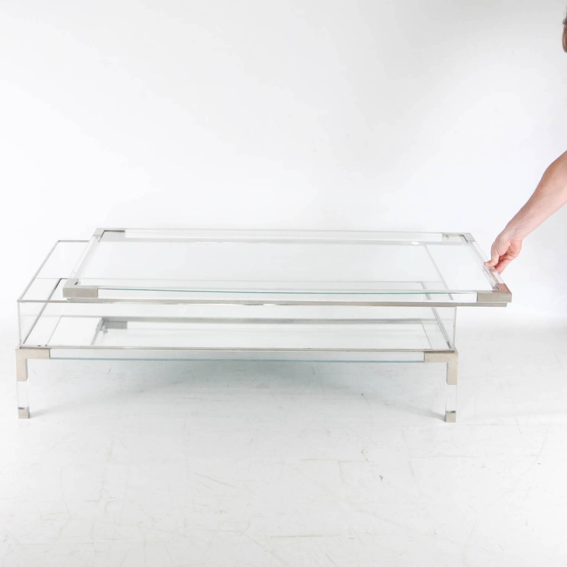 Sliding coffee table