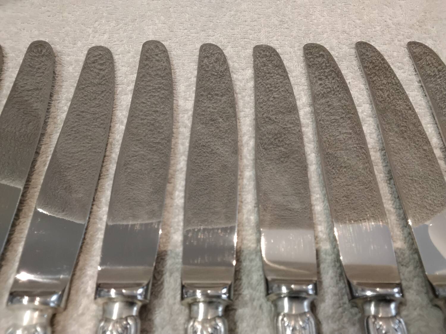 12 silver-plated metal table knives Ercuis model Dubarry