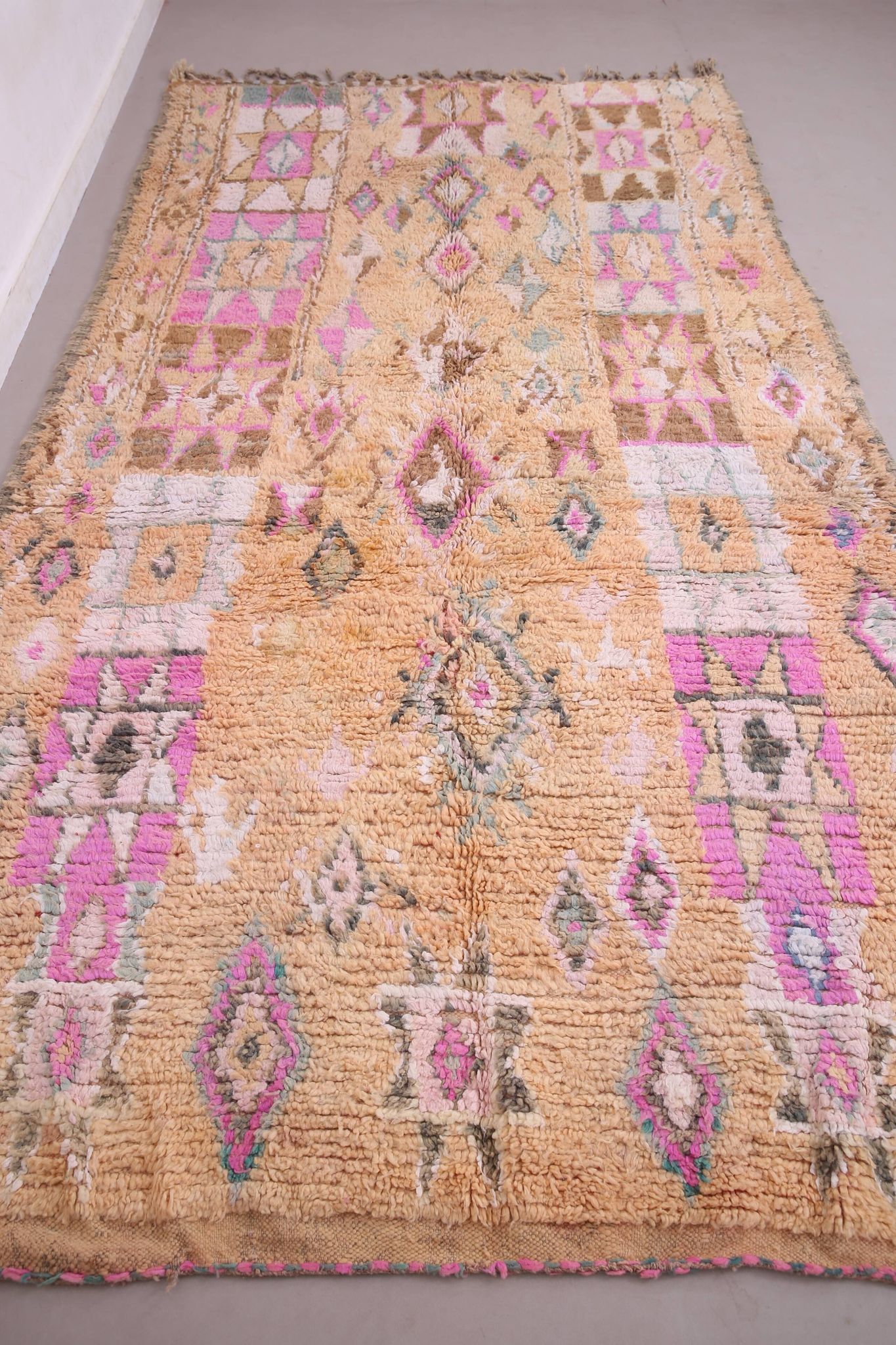 Peach Vintage Moroccan Rug 182 x 348 cm - Berber Wool Rug For Living Room