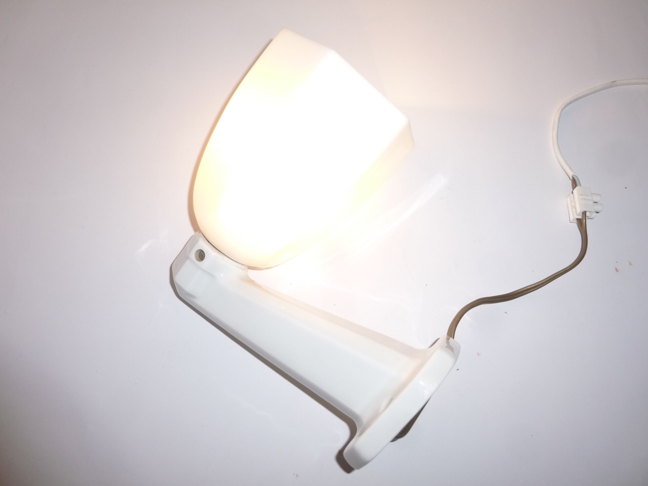 Old wall lamp for porcelain and opaline bathroom