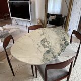 Vintage marble table with tulip base