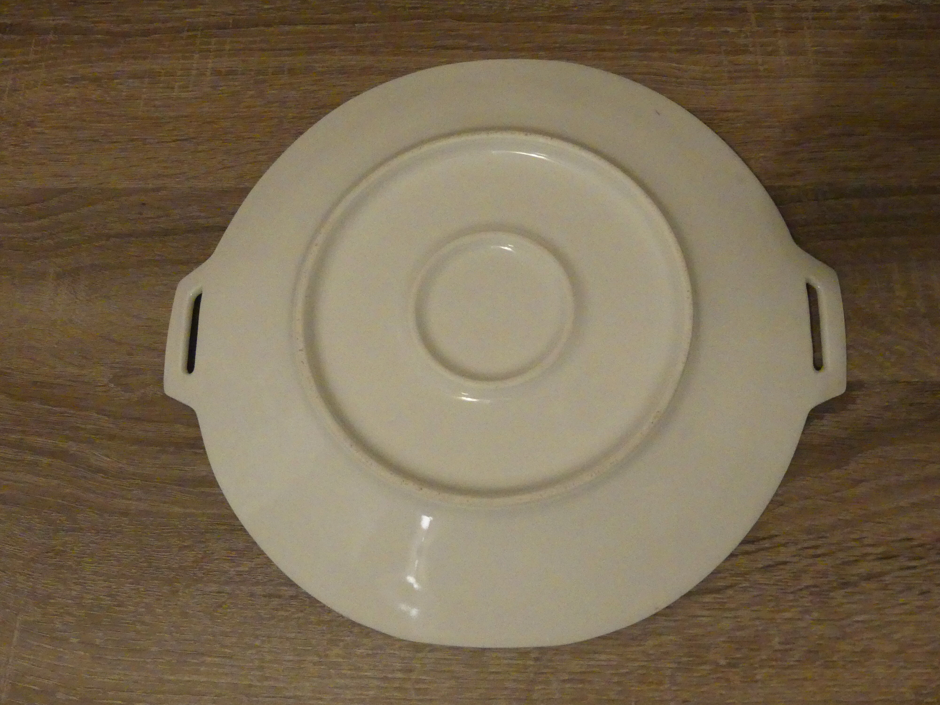 Porcelain top decorated with roses