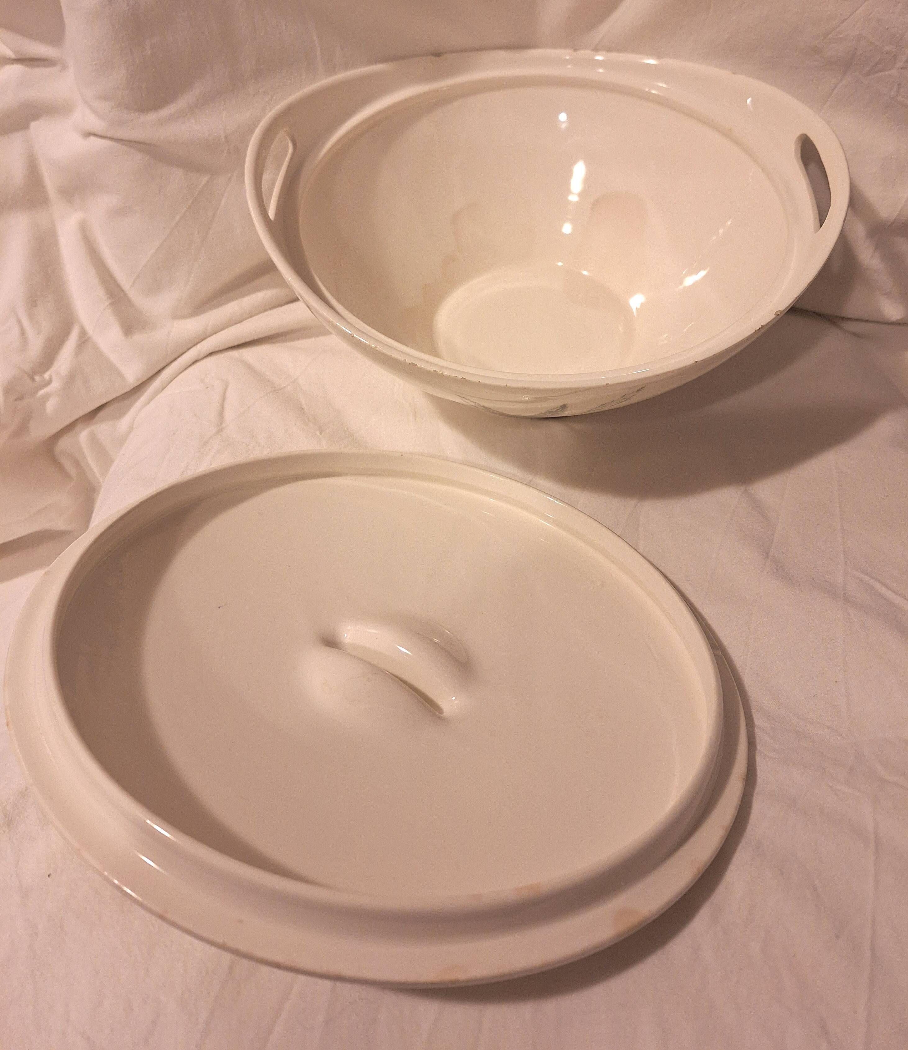 Gien porcelain soup tureen