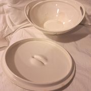 Soupière en porcelaine de Gien