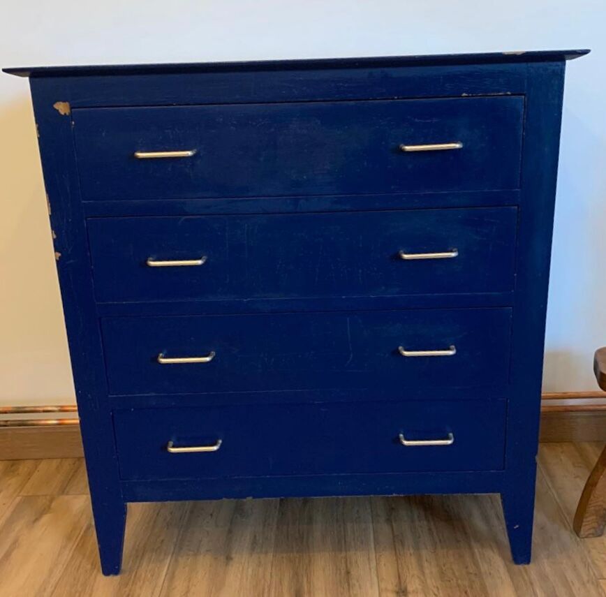 Vintage chest of drawers