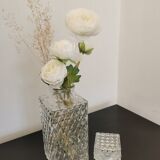 Diamond-shaped whisky decanter