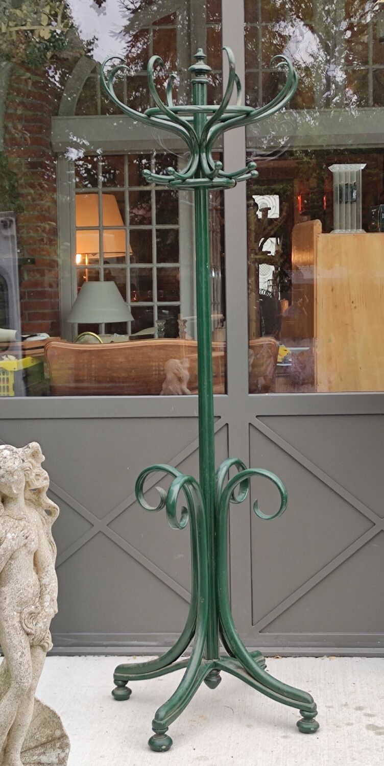 Coat rack parrot in bent wood