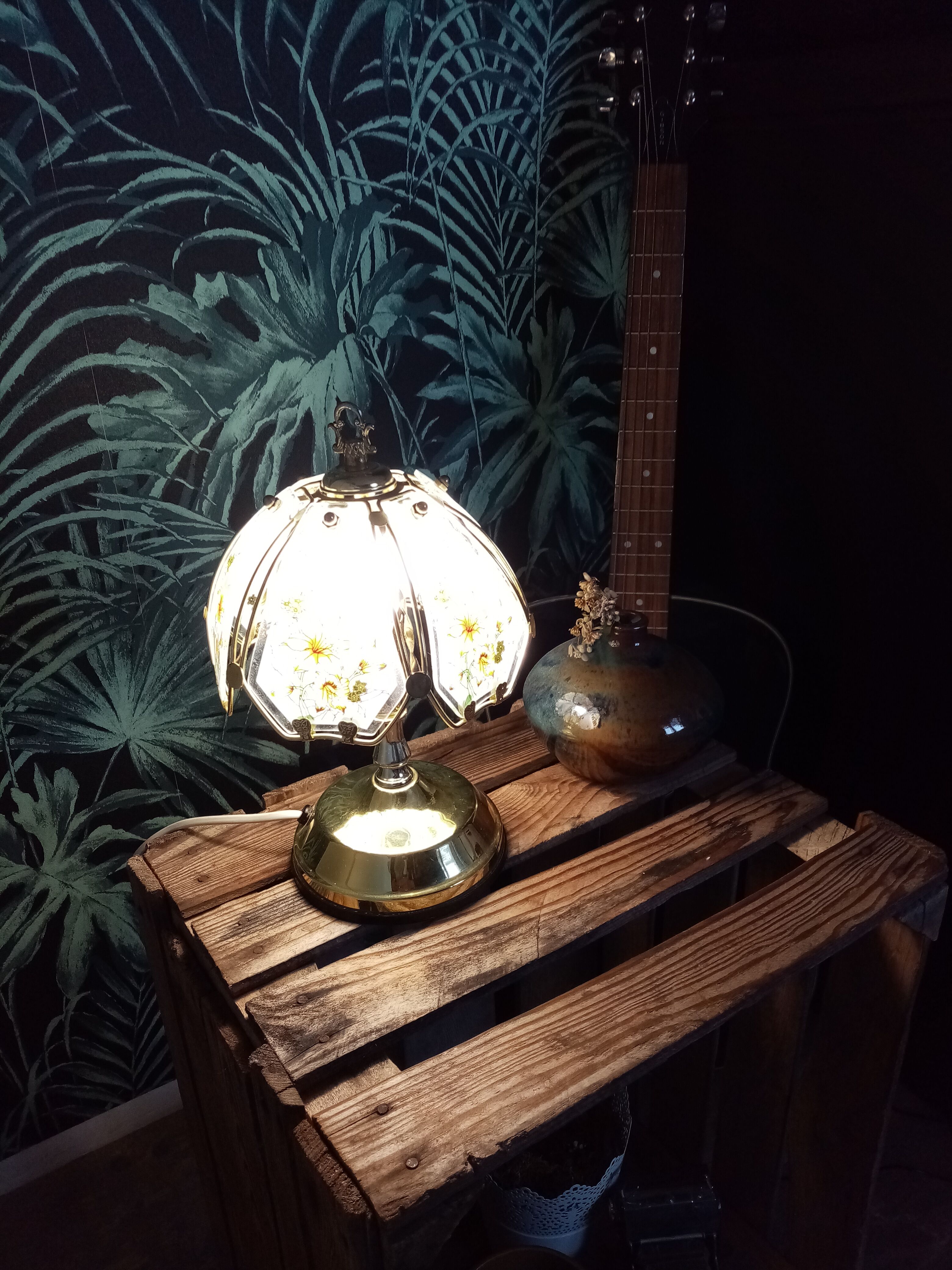 Table lamp