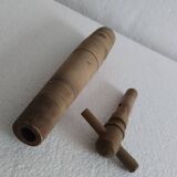 Tap, wooden cinnamon for barrels.