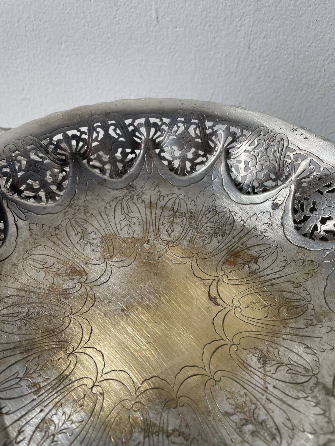 Openwork silver-plated metal fruit bowl or basket