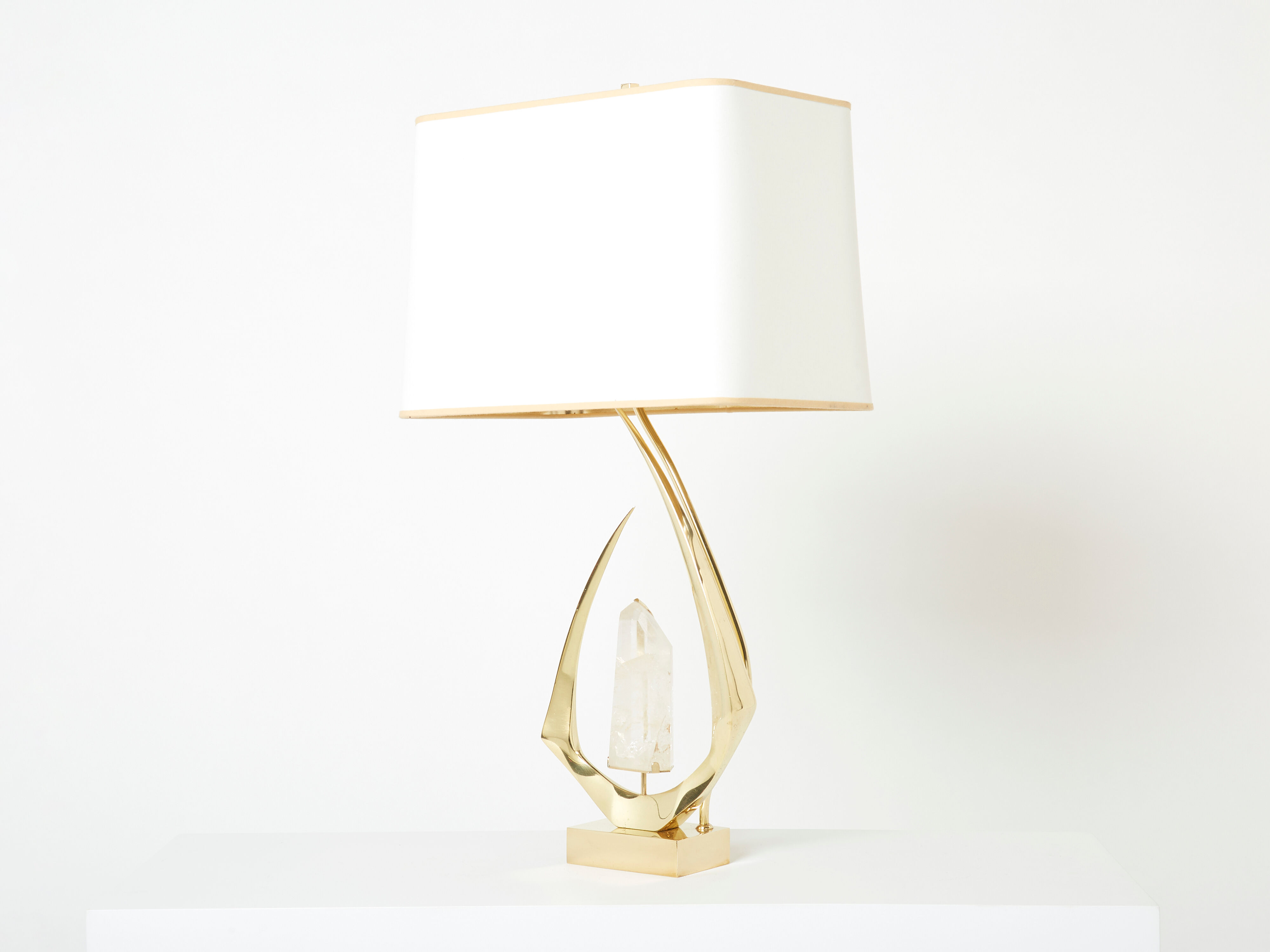Paire de lampes en laiton cristal de roche signées Willy Daro