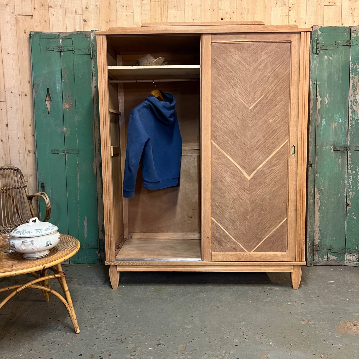 Vintage sliding wardrobe in raw oak