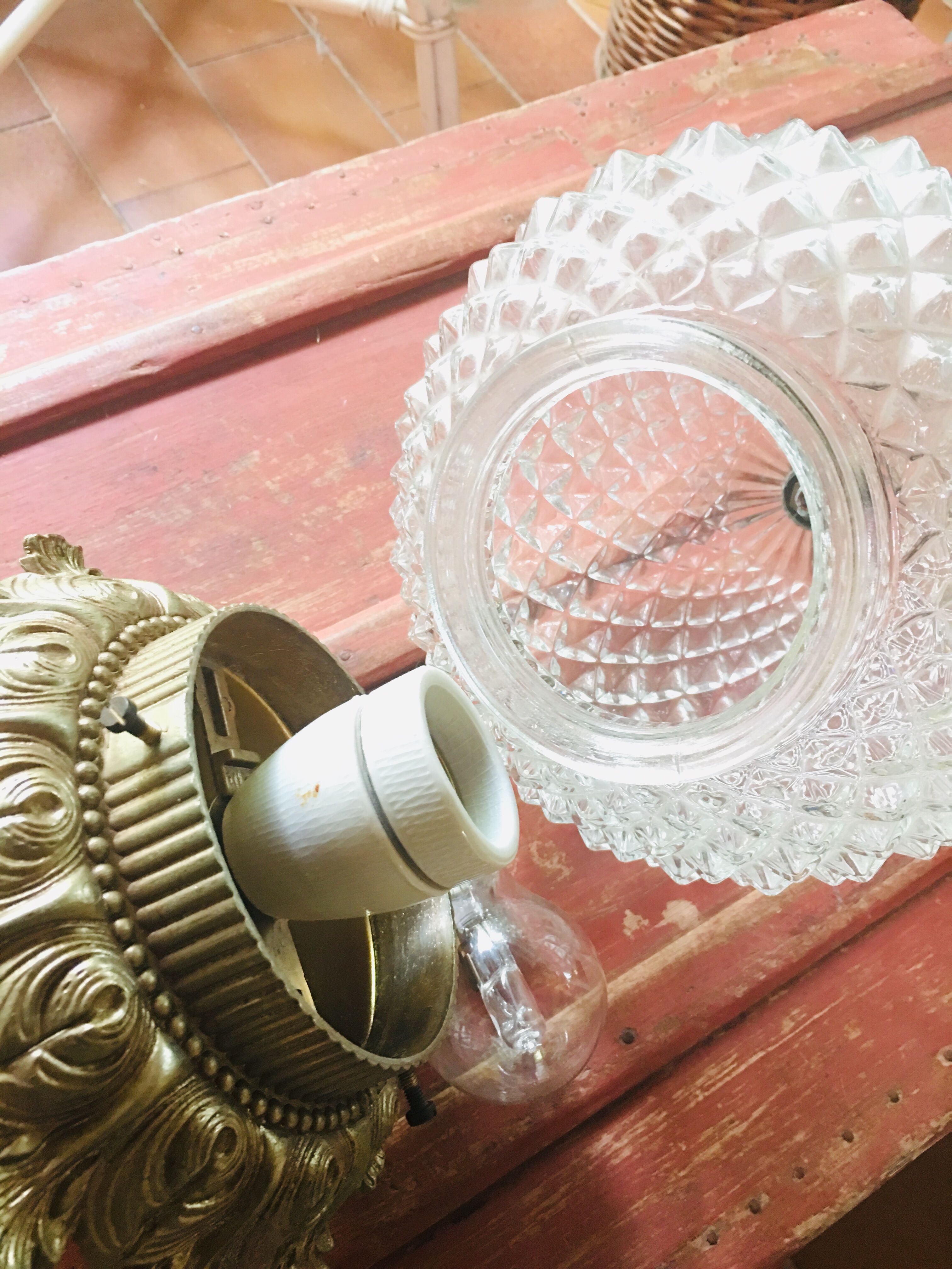 Brass globe suspension