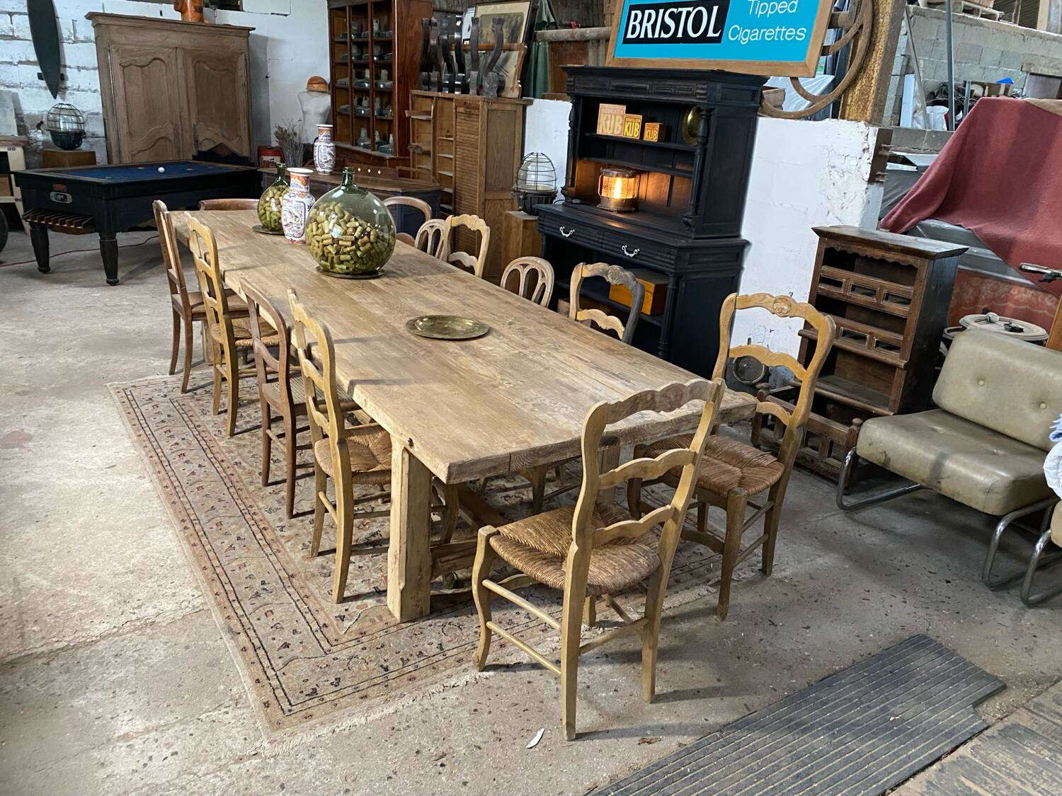 Table de ferme Monastère