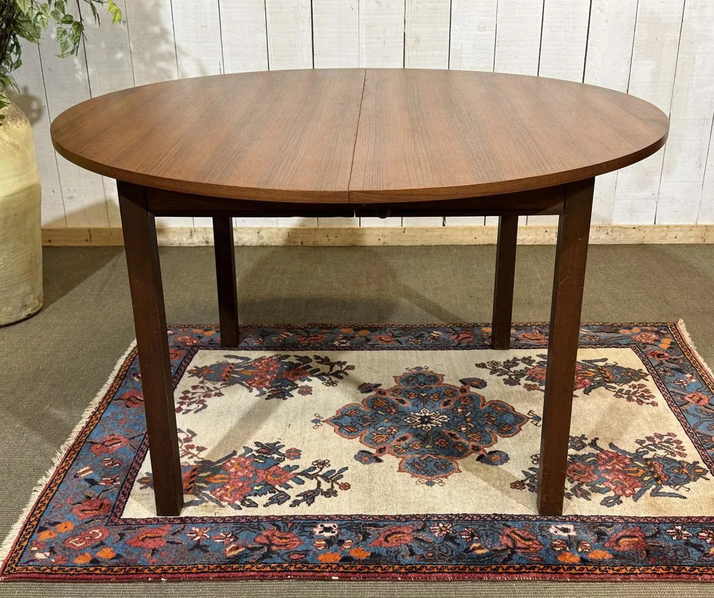 Table des années 1970 en teck avec 1 allonge