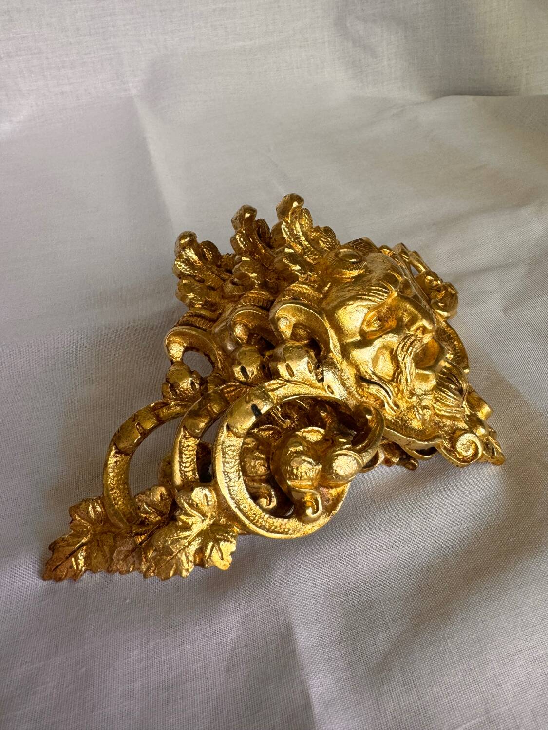 Ensemble de 3 éléments décoratifs en bronze/laiton.