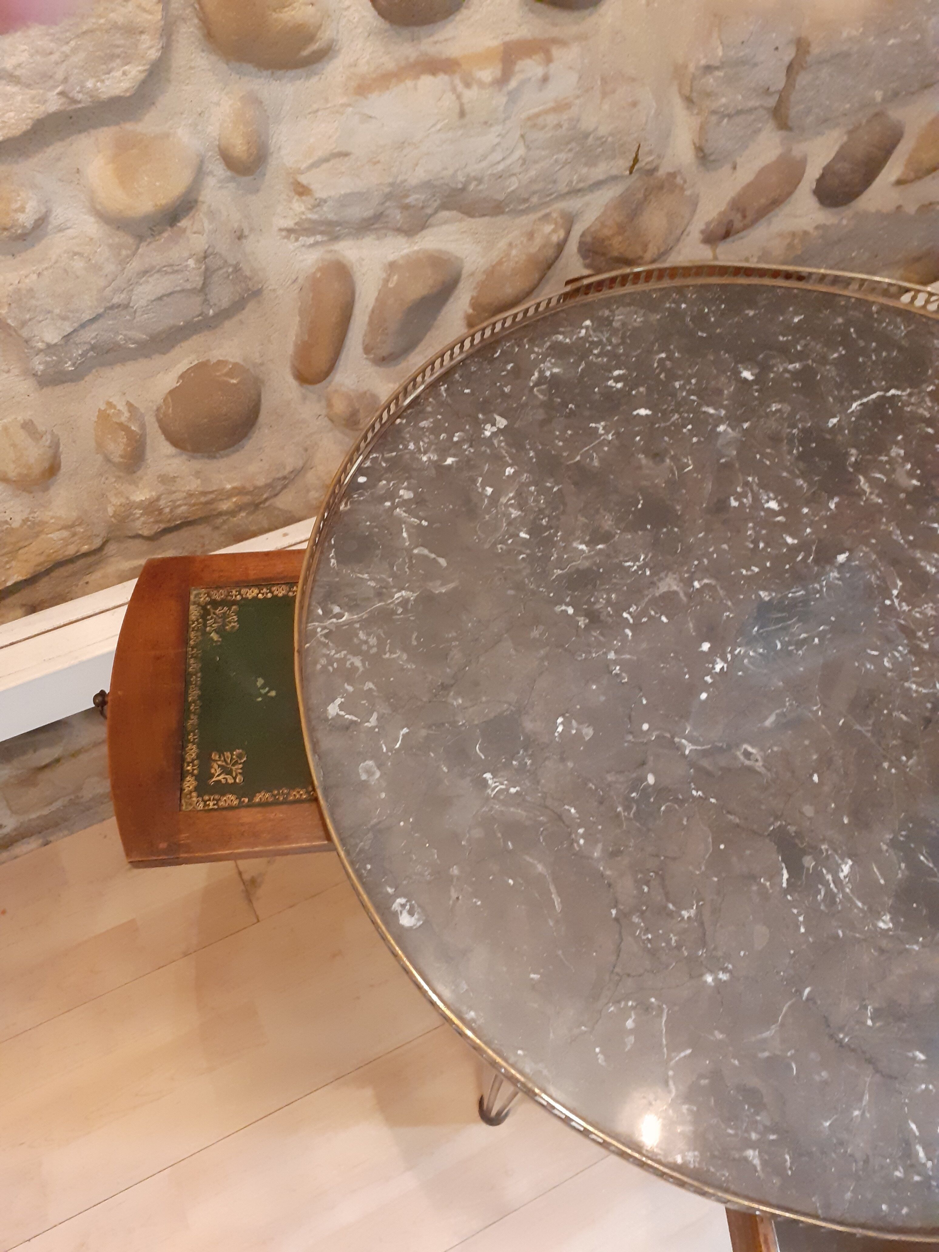 Walnut hot water table